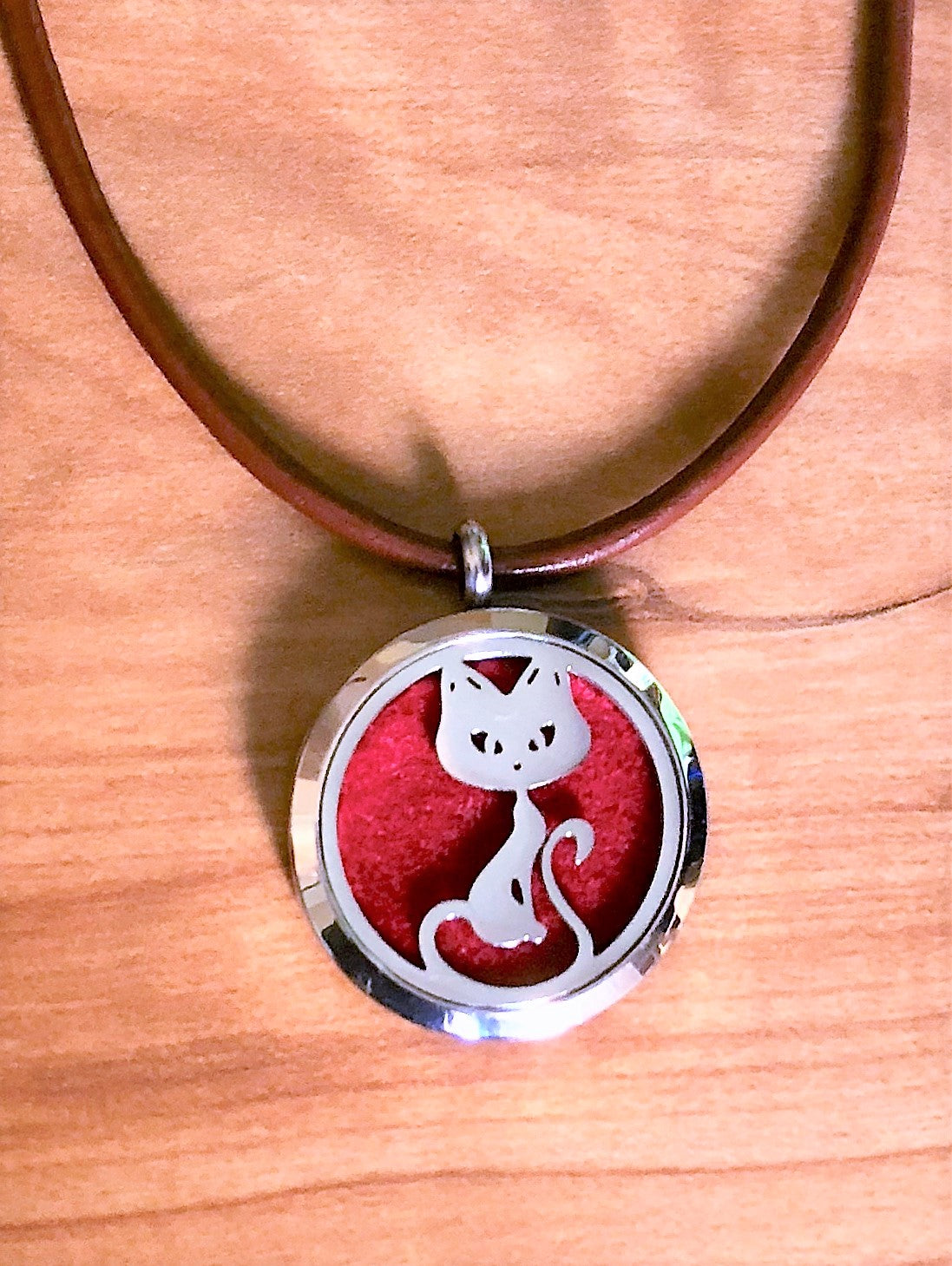 Cat - Essential Oil Diffuser Necklace