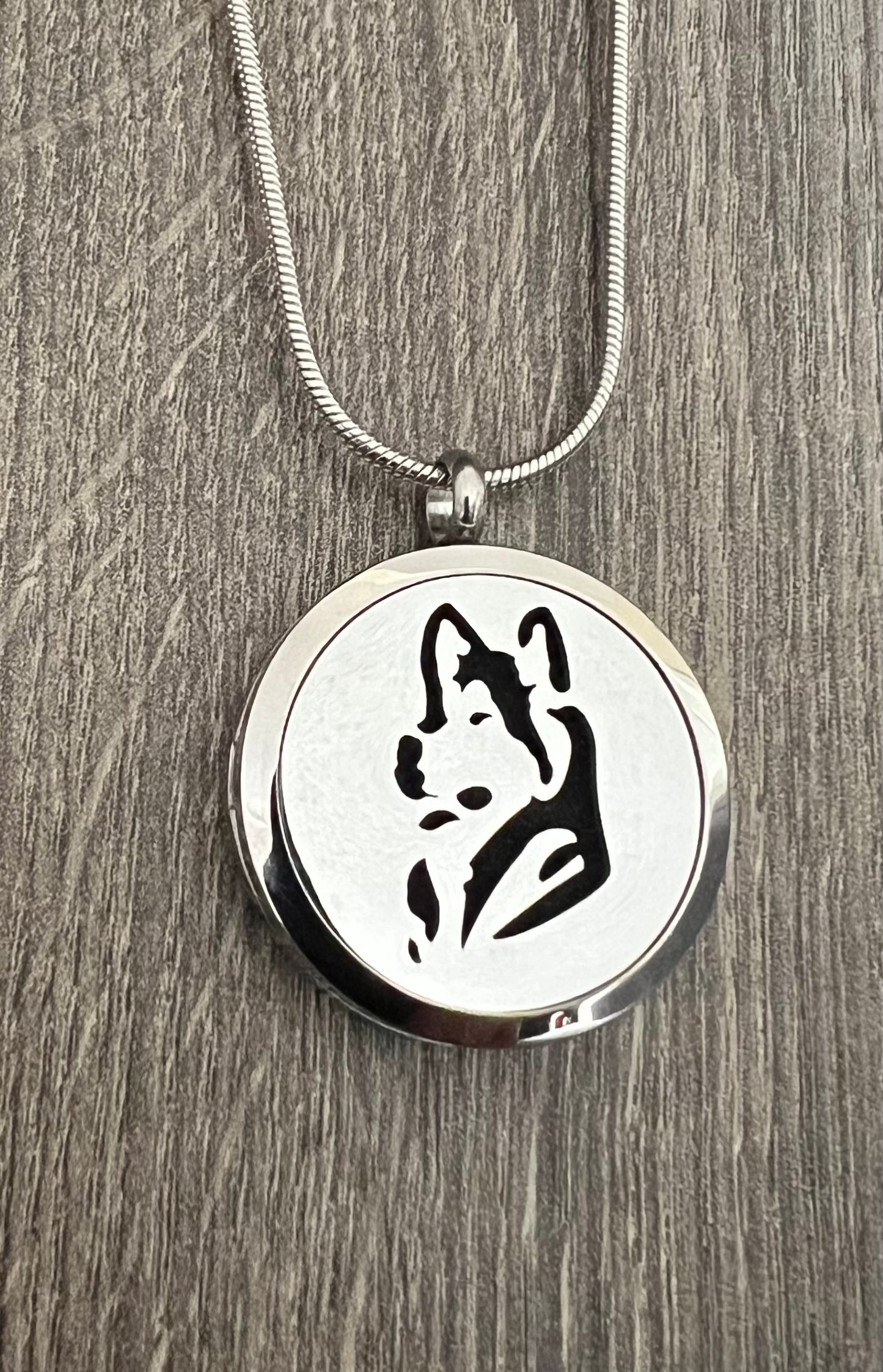 Husky - Essential Oil Diffuser Necklace