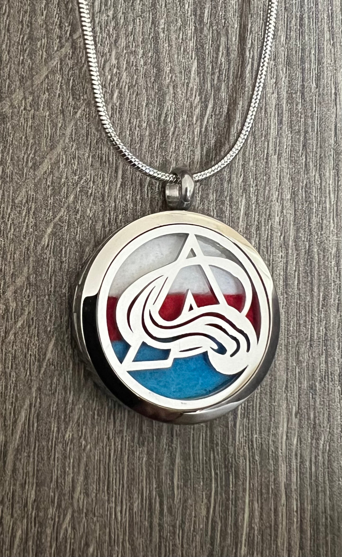 Avs - Essential Oil Diffuser Necklace