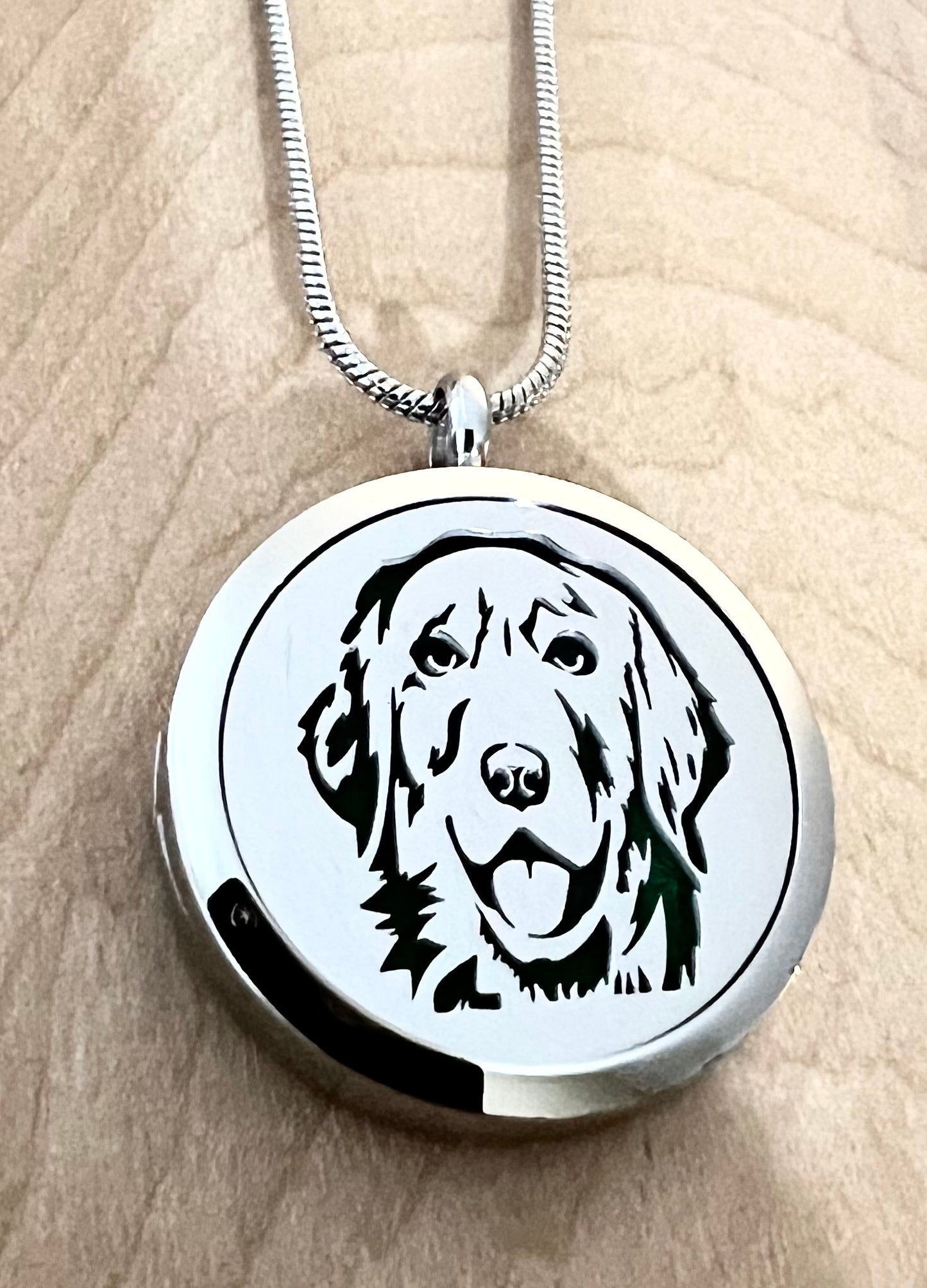 Retriever - Essential Oil Diffuser Necklace