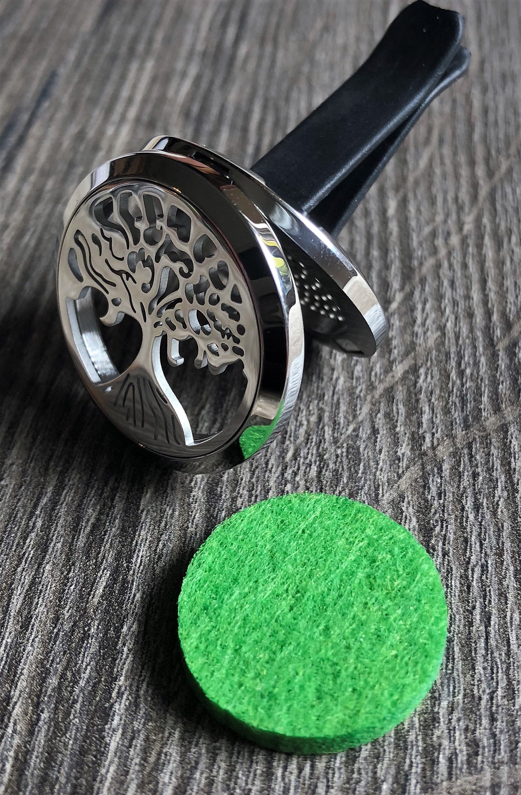 2Psc Car Aromatherapy Essential Oil Diffuser Locket Tree of Life Pattern  Stainless Steel Car Air Fresheners Vent Clips Decorative