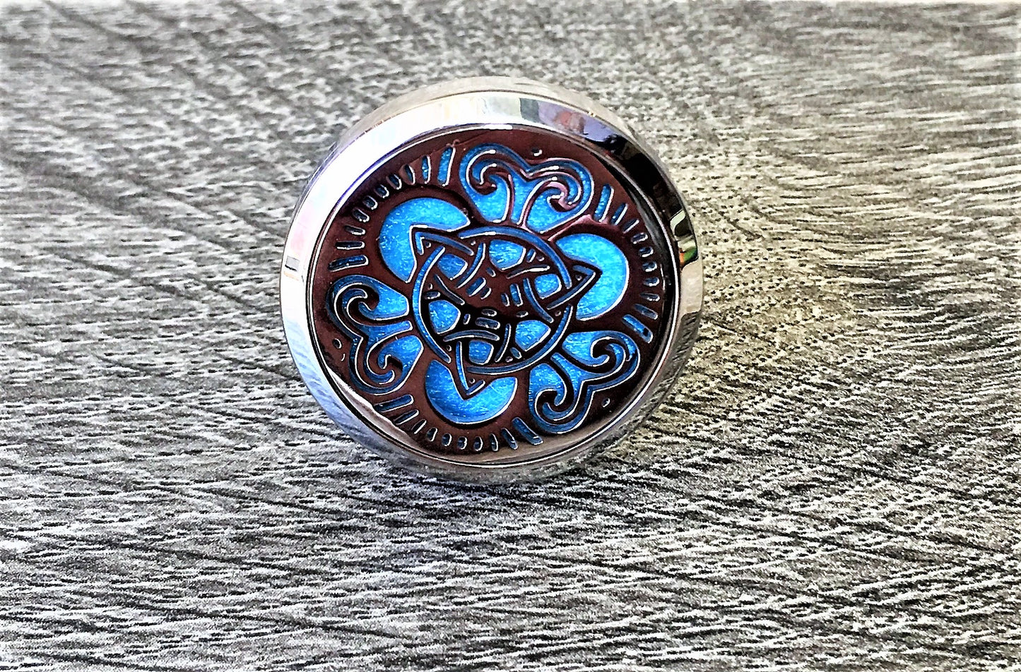 Tribal Triquetra - Essential Oil Diffuser Car Vent Clip